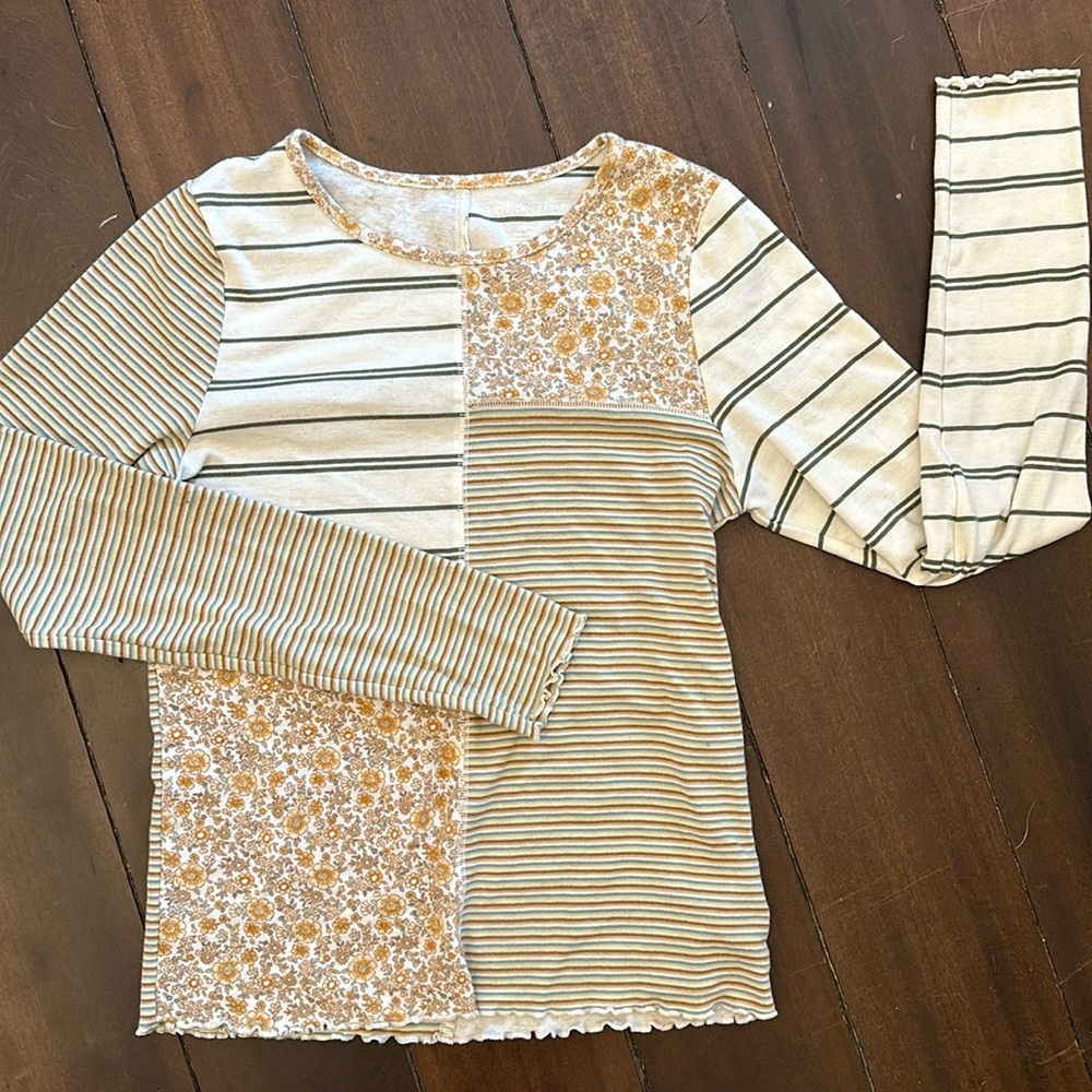 American Eagle long sleeved shirt (L)